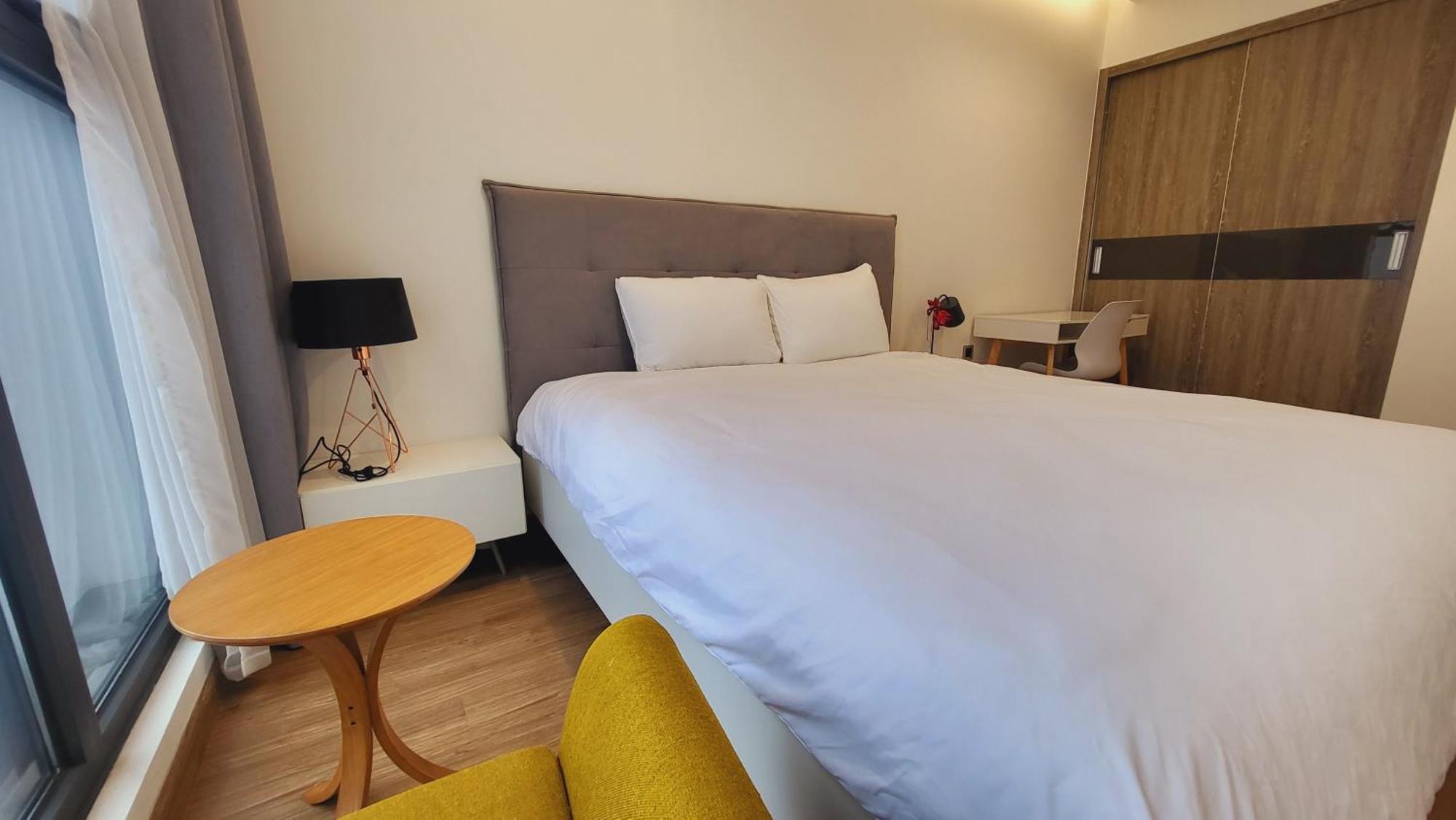 Vinhomes Metropolis By Kim Ma Apartment *