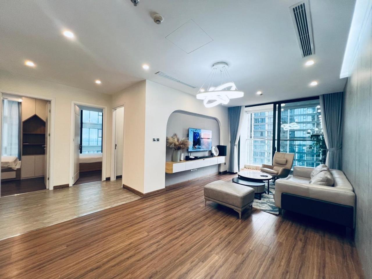 Vinhomes Metropolis By Kim Ma Apartment *
